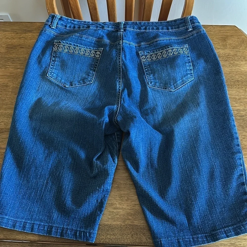 Style and Co Denim women’s Capris 18 waves (1 of 3 of the same pair)